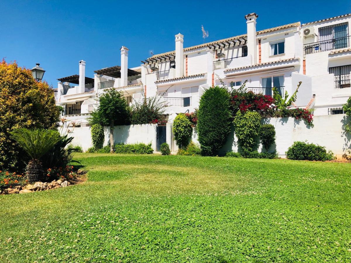Ab - Chic House